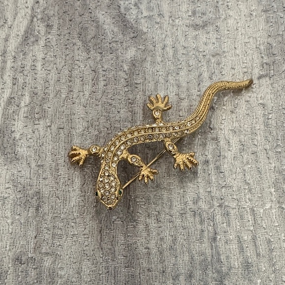 Gold Lizard Brooch with Rhinestones - Picture 2 of 6